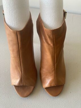 Vince Camuto Tan Leather Peep-Toe Mule Clogs